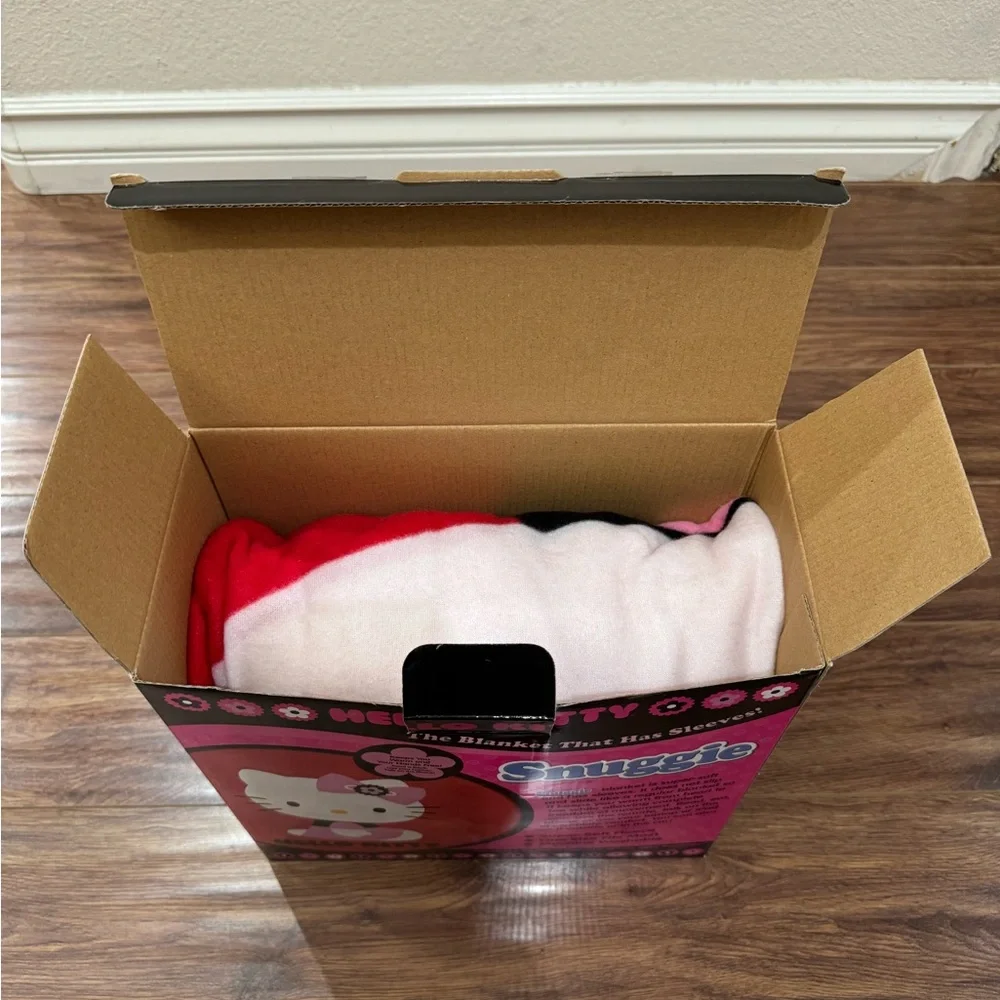 Hello Kitty Snuggie Blanket - Pink and White. NIB - Picture 3 of 3